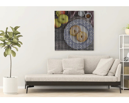 Dekoratives Wandbild mit Obst und Speisen über einer Couch