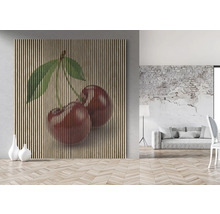 Wandbild mit Kirschmotiv, Holzpaneele im Wohnraum