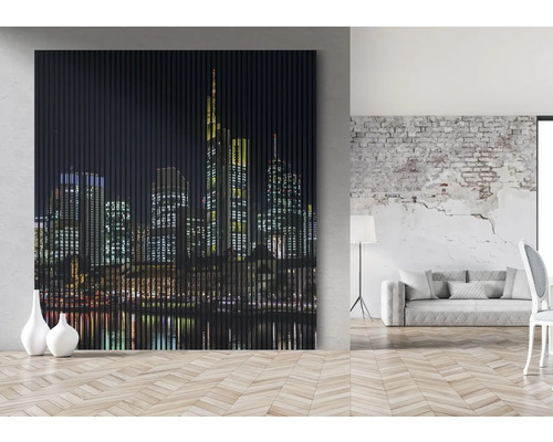 Dekoratives Paneel mit einem Skyline-Motiv in einem Wohnraum