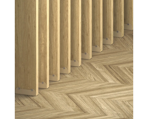 Holzpaneele mit Montageelementen und Fischgrätenmuster Parkettboden