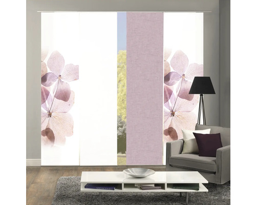 Dekorativer Schiebevorhang mit floralem Muster für Wohnräume.