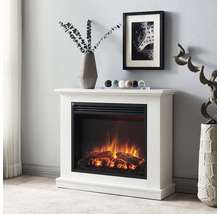 Elektrischer Kamin mit simuliertem Feuer und Holzscheiten in einem Wohnzimmer.