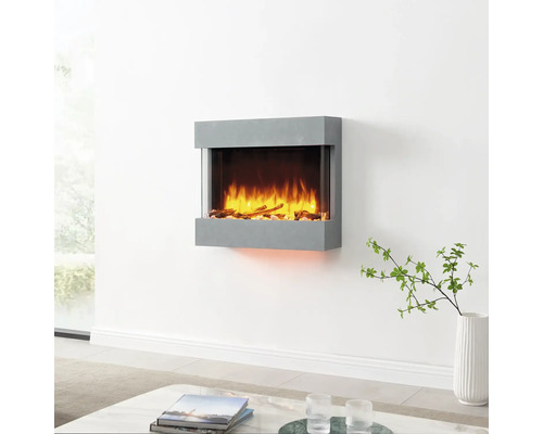 Elektrischer Wandkamin mit Flammeneffekt und Holzscheit-Dekoration im modernen Wohnzimmer
