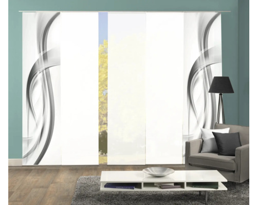 Wohnzimmer mit Schiebegardinen mit abstraktem Design