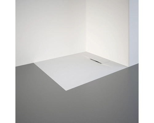 Badezimmer mit Duschrinne im Boden