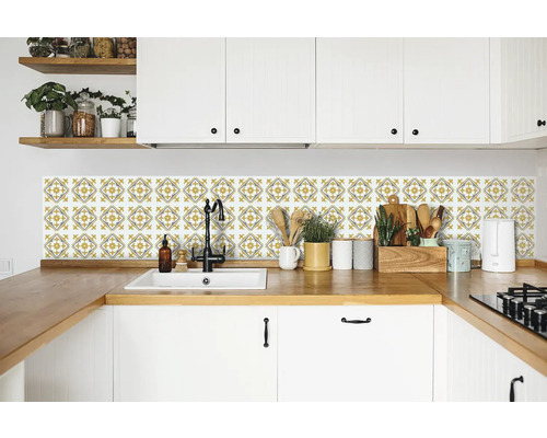 Selbstklebende Wandfliesen Wall Tiles Nadia gold 15,2x15,2cm 6 St. Helle Küche mit Fliesenspiegel im orientalischen Stil