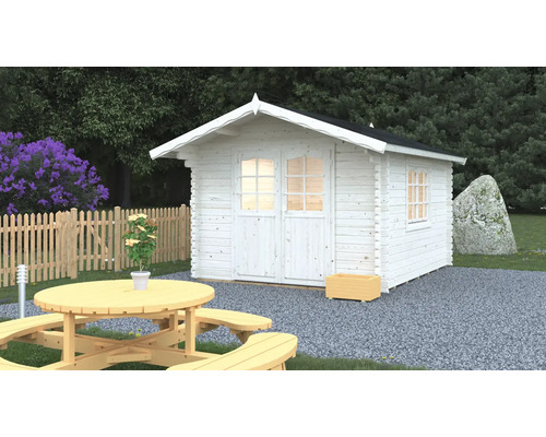 Gartenhaus Palmako Sally 10,2 m² inkl. Fußboden und Vordach 362 x 440 cm natur Gartenhütte aus Holz neben Picknicktisch und Zaun im Garten.