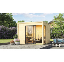 Modernes Gartenhaus mit Glasfront und Holzverkleidung im Außenbereich.