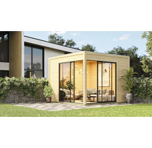 Modernes Gartenhaus mit großen Glasfronten und gemütlicher Einrichtung im Außenbereich.