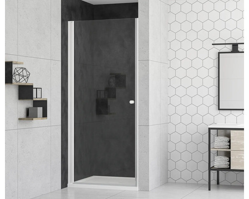 Badezimmer mit Duschabtrennung aus Glas