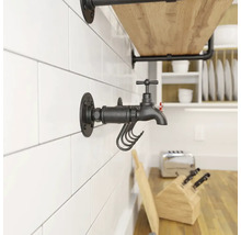 Dekorative Garderobe in Form eines Wasserhahns mit Haken zur Wandmontage