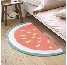 Halbrunder Teppich mit Wassermelonenmuster im Schlafzimmer