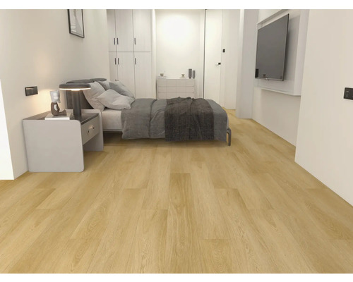 Heller Schlafraum mit Holzboden, Bett und Fernseher