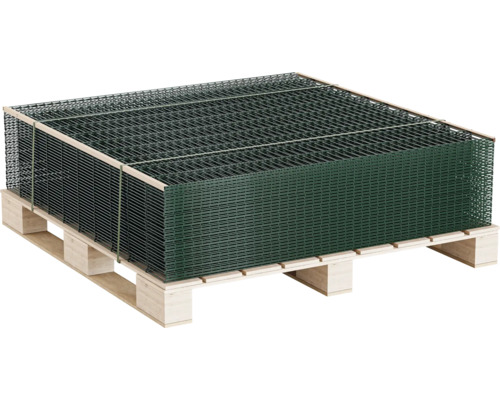 Stapel Gittermatten auf einer Palette für Zaunbau