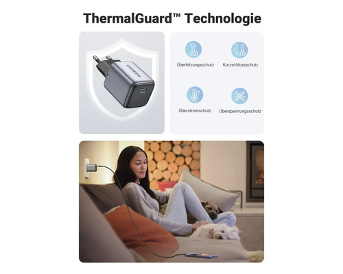 ThermalGuard Technologie für ein Ladegerät mit Überhitzungsschutz, Kurzschlussschutz, Überstromschutz und Überspannungsschutz. Eine Frau sitzt mit Hunden auf einem Sofa und lädt ihr Handy.