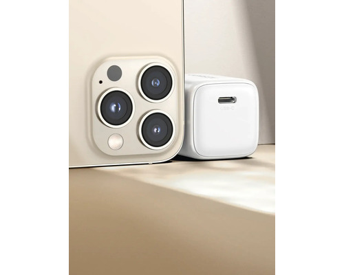 Handy und USB-C Ladegerät