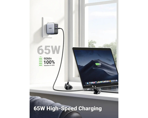 65 Watt USB-Ladegerät lädt Laptop am Fensterbrett