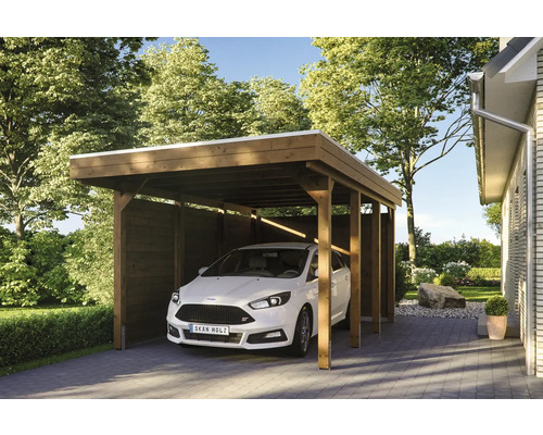 Holzcarport mit Abstellraum und Auto