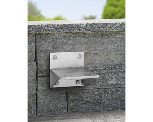 Metallwinkel zur Befestigung an einer Mauer