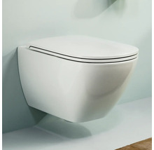 Wandhängendes WC aus Keramik mit geschlossenem WC-Sitz.