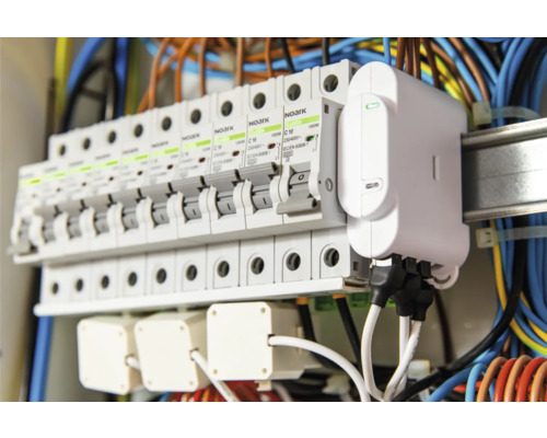 Sicherungsautomat mit installierter Messeinheit im Schaltschrank