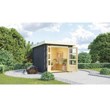 Modernes Gartenhaus mit geöffneten Doppeltüren und einem hellen Innenraum