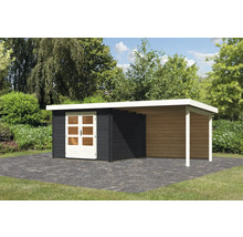 Gartenhaus mit Carport auf Pflastersteinen vor Bäumen