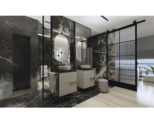 Badezimmer mit Doppelwaschtisch, Spiegeln und dunklem Marmor