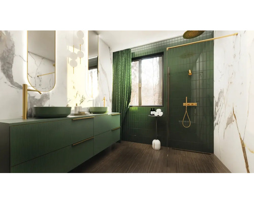 Badezimmer mit grünem Waschtisch, Spiegel, Dusche und Marmorwänden