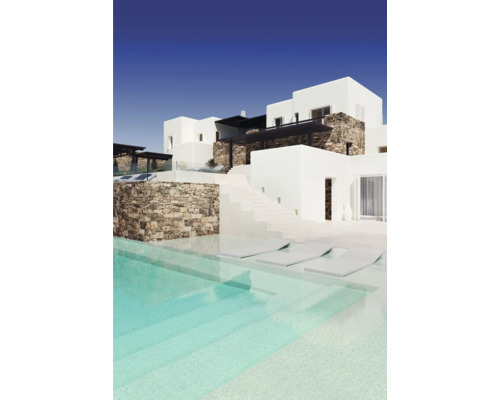 Außenansicht eines Hauses mit Pool, Steinelementen und Treppen