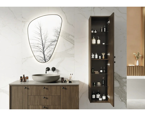 Modernes Badezimmer mit Waschtischunterschrank, Aufsatzwaschbecken, Spiegel und Hochschrank