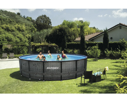Marimex Pool mit Familie im Garten