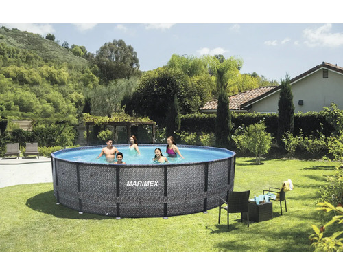 Marimex Frame Pool mit Familie im Garten