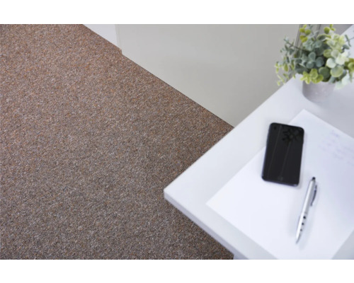 Nahaufnahme eines getufteten Teppichbodens in einem Büro