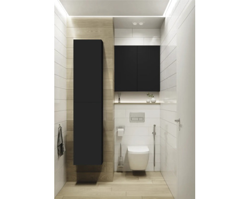 Modernes Badezimmer mit schwarzen Hängeschränken, Wandtoilette und hellen Fliesen.