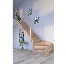 Holztreppe mit Edelstahlgeländer in einem hellen Raum.