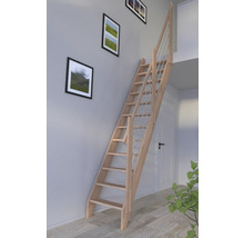 Raumansicht mit Holztreppe mit Geländer