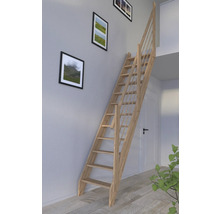 Holztreppe mit Geländer in einem hellen Raum
