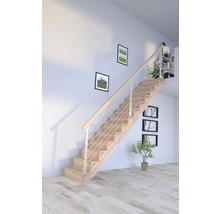 Treppe aus Holz mit Edelstahlgeländer in hellem Raum