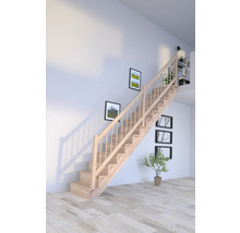 Holztreppe in einem hellen Raum mit hellem Holzboden