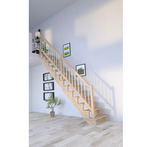 Holztreppe mit Geländer im Wohnraum
