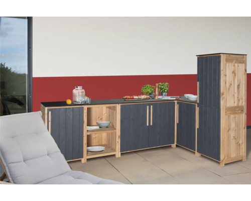 Outdoor Küche aus Holz mit Arbeitsplatte und Stauraum