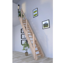 Holztreppe mit Geländer in einem Zimmer.