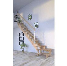 Holztreppe mit Edelstahlgeländer in einem hellen Raum