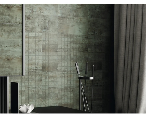 Wandgestaltung mit Mosaikfliesen und Keramikfliesen im Raum