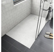 Modernes Badezimmer mit ebenerdiger Dusche und grauen Fliesen