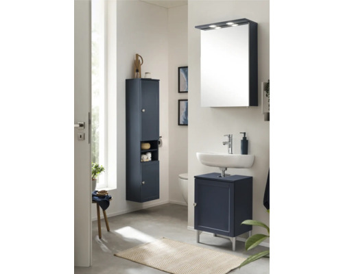 Badezimmer mit Waschbeckenunterschrank, Spiegelschrank und Hochschrank in Dunkelblau