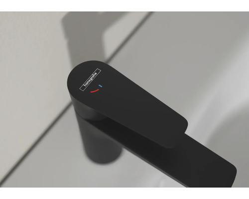 Hansgrohe Logo auf einem schwarzen Waschtischmischer