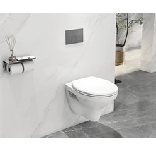 Modernes Badezimmer mit Hänge-WC, Betätigungsplatte und Toilettenpapierhalter mit Ablagefläche