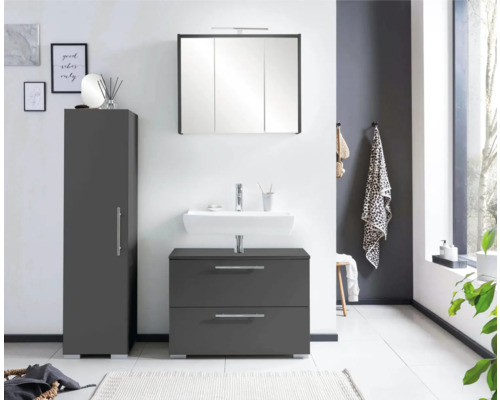 Modernes Badezimmerensemble mit Waschtischunterschrank, Spiegelschrank und Hochschrank für eine stilvolle Badezimmergestaltung.